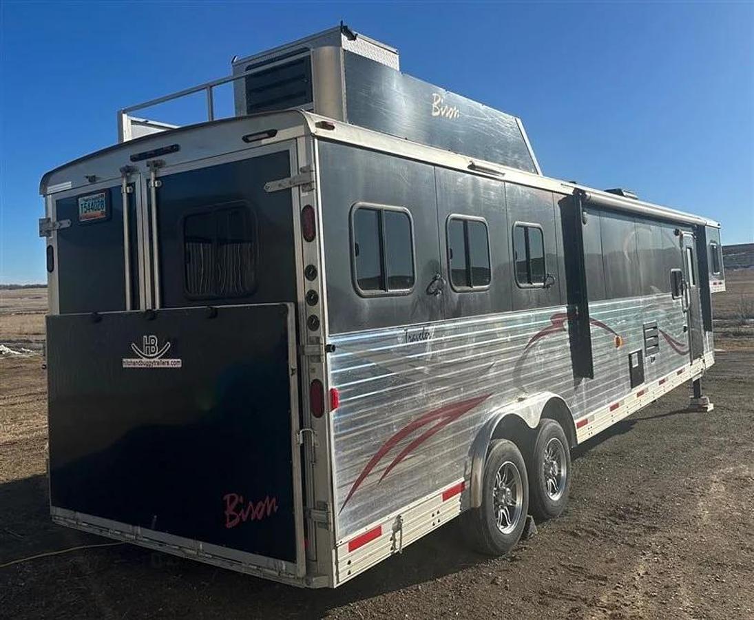Used 2014 Bison Travel Coach 3 Horse Trailer