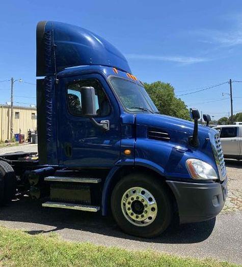 Used 2014 Freightliner CASCADIA 113