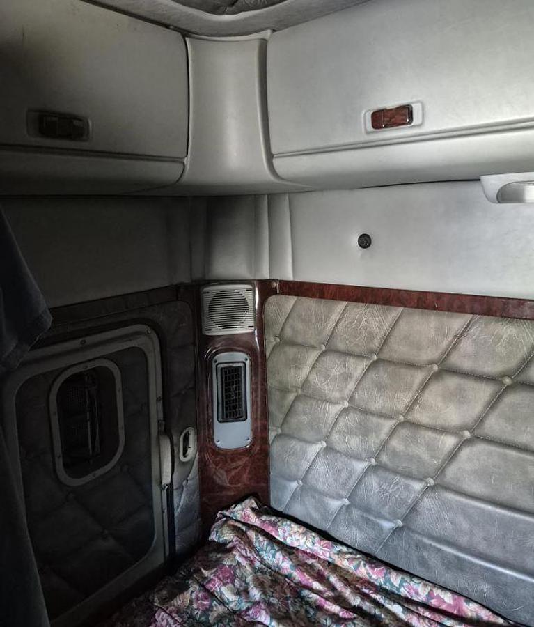 Used 2005 Freightliner Coronado 132 Sleeper Semi Truck