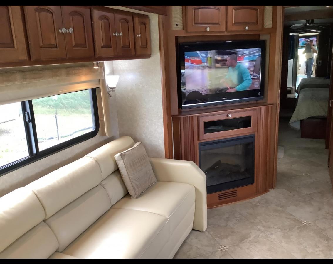 Used 2010 Winnebago Tour 42AD