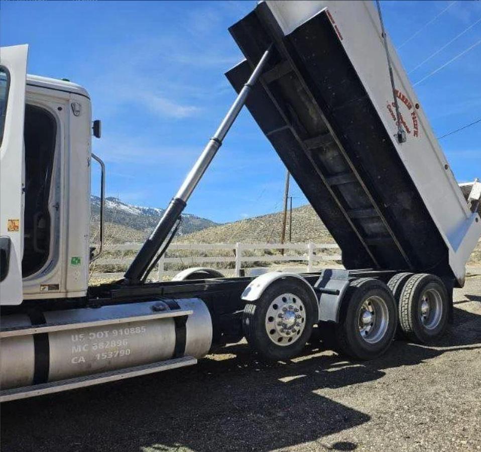 Used 2017 Freightliner Cascadia 125