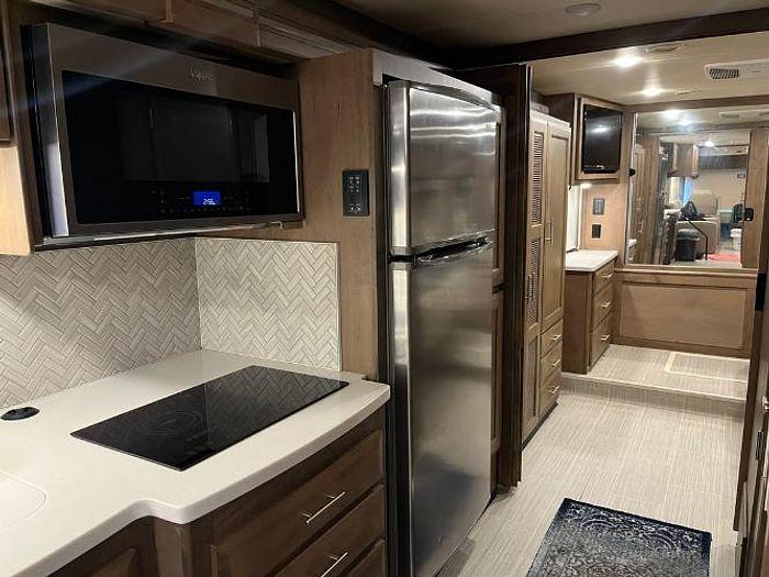 Used 2021 Thor Palazzo 37.4