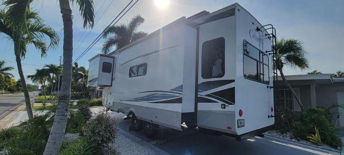 Used 2022 Palomino Columbus 299RLC