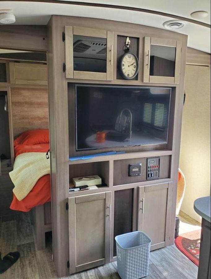 Used 2021 CrossRoads Sunset Trail 289QB