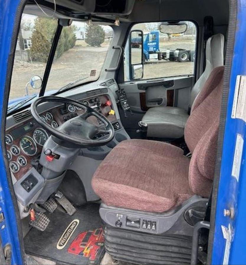 Used 2018 Freightliner Columbia 120