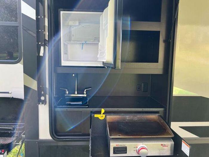 Used 2022 Highland Ridge Mesa Ridge XLT 354MBH