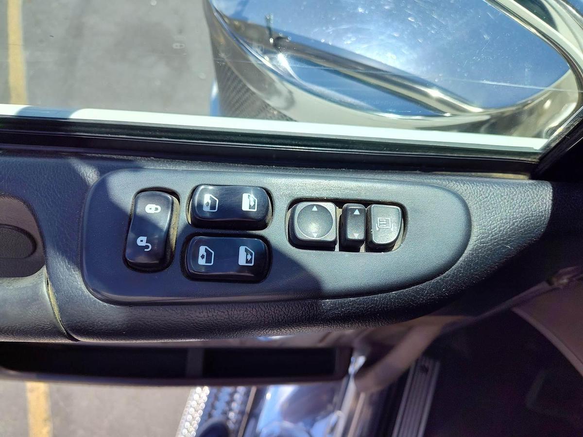 Used 2015 Peterbilt 389 Sleeper Semi Truck