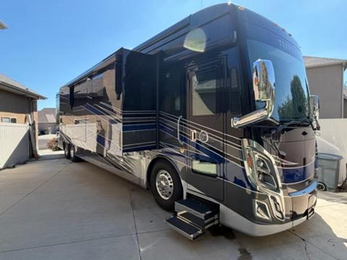 Used 2022 Tiffin Zephyr 45PZ