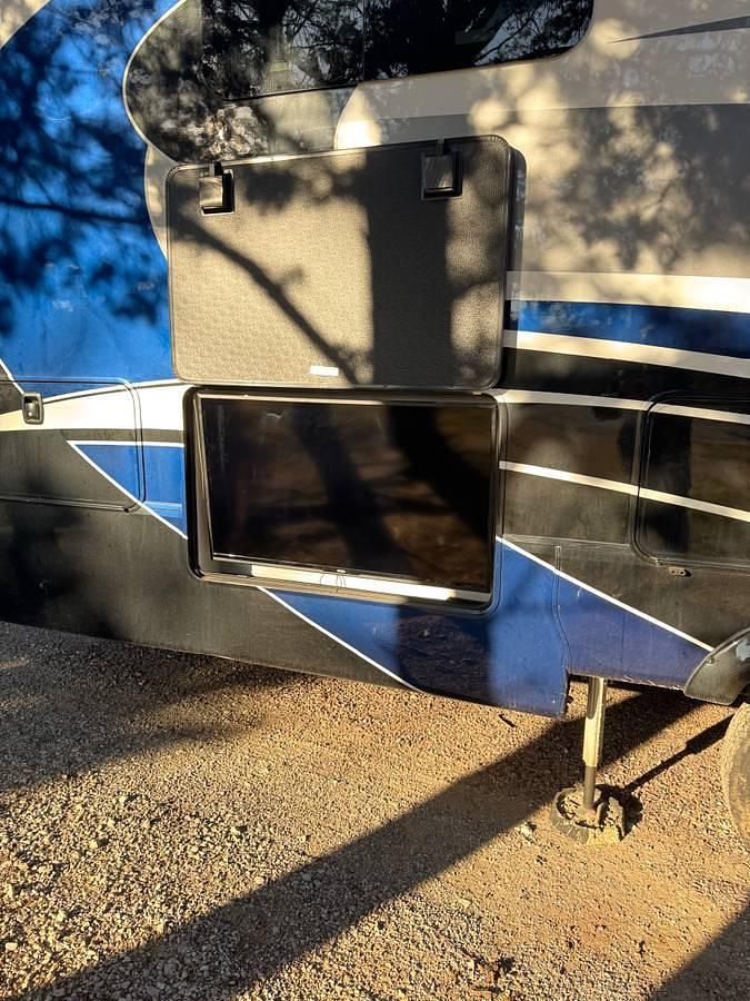 Used 2024 Forest River Riverstone Legacy 42FSKG