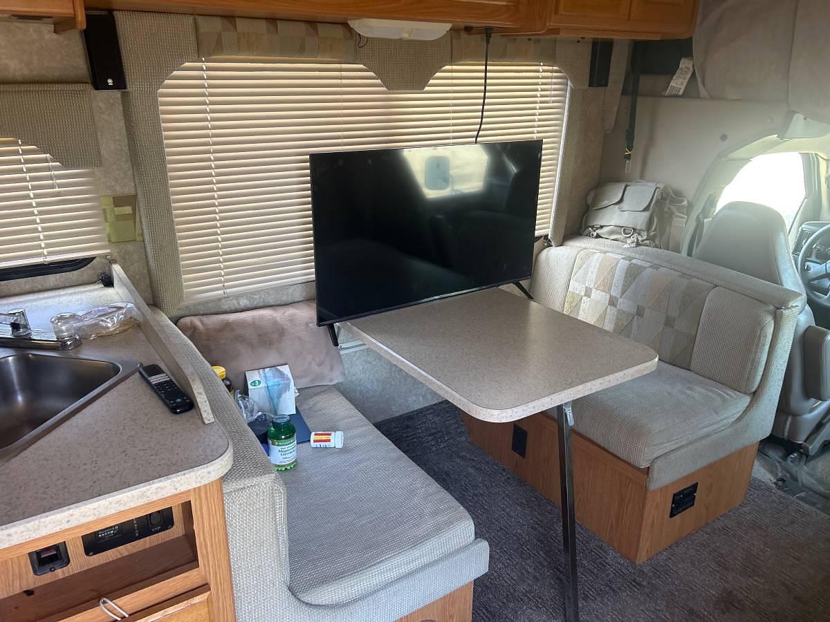 Used 2006 Chevrolet Four Winds 5000 Class C Motorhome
