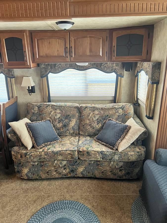 Used 2015 Keystone Montana Fifth Wheel