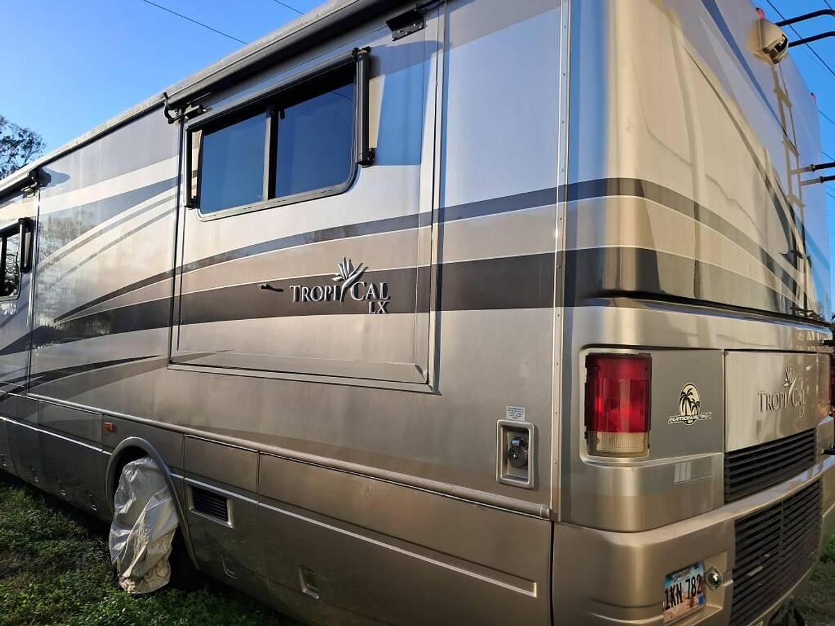 Used 2007 National TROPICAL 391LX Class A Motorhome