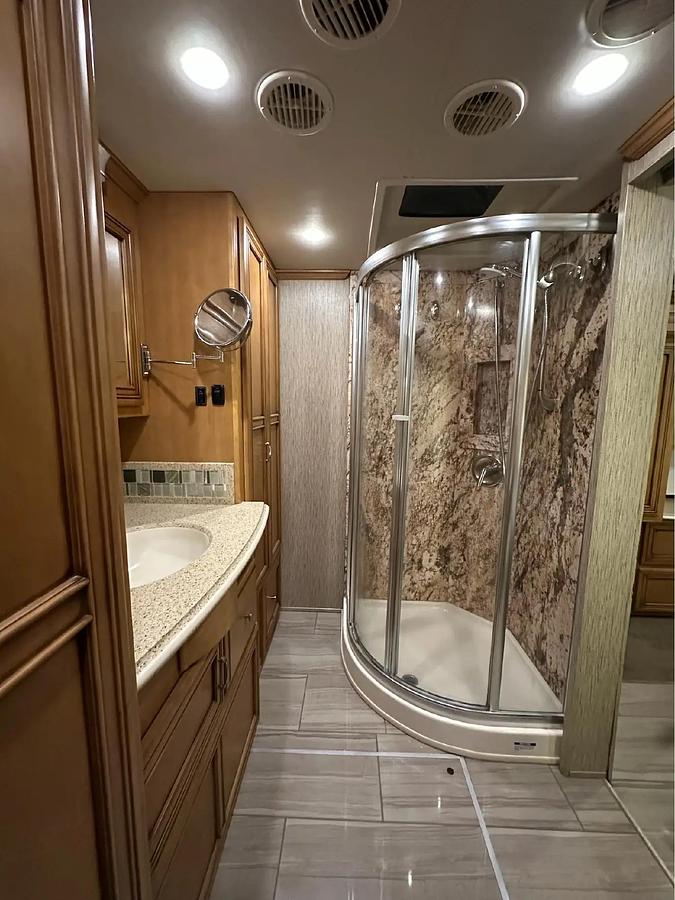 Used 2015 Newmar Ventana 4002