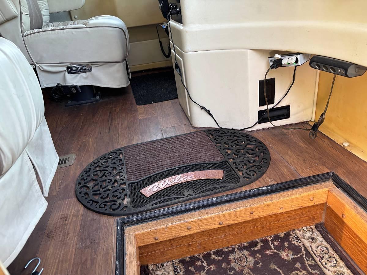 Used 1999 Holiday Rambler Endeavor Class A Motorhome