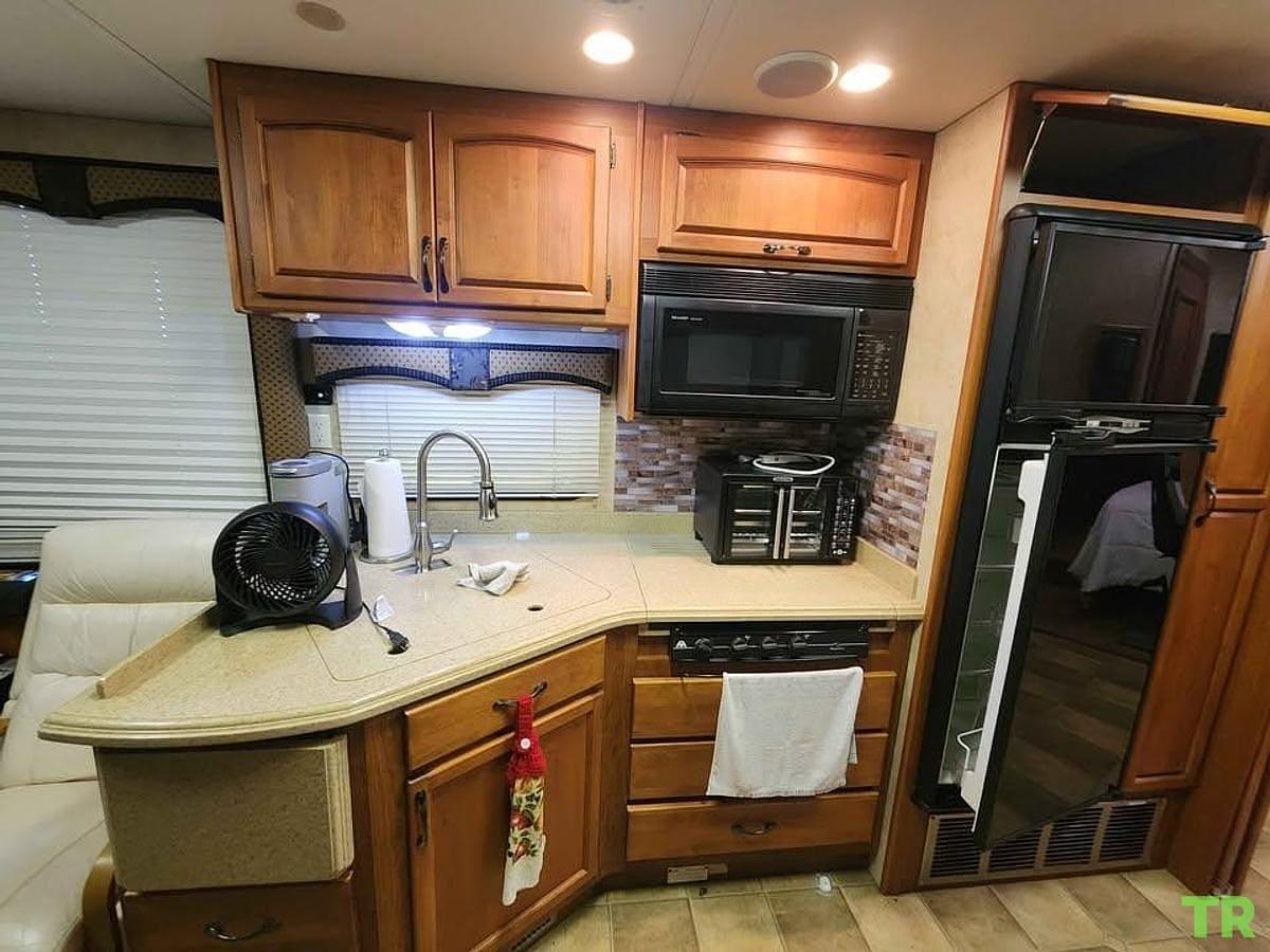 Used 2008 Holiday Rambler Vacationer XL 34PDD Cummins Diesel Pre-DEF 57K Miles