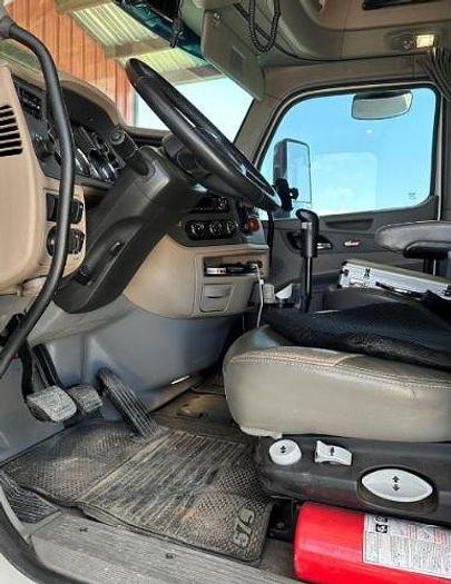 Used 2020 Peterbilt 567