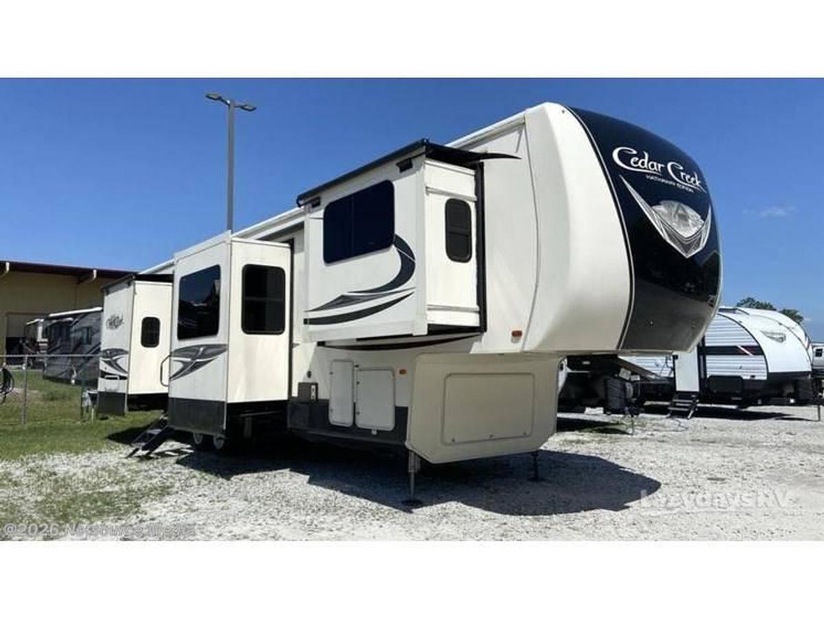 Used 2019 Forest River Cedar Creek