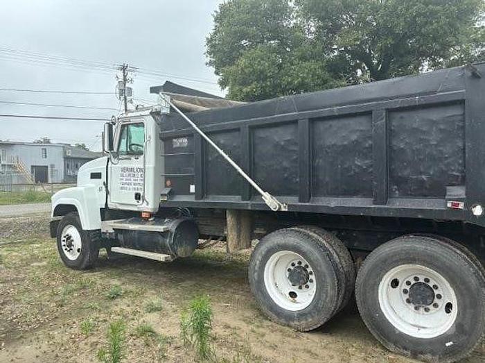 Used 2002 Mack CH613