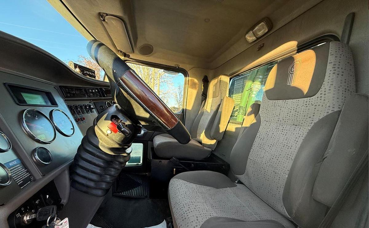 Used 2020 Kenworth T370