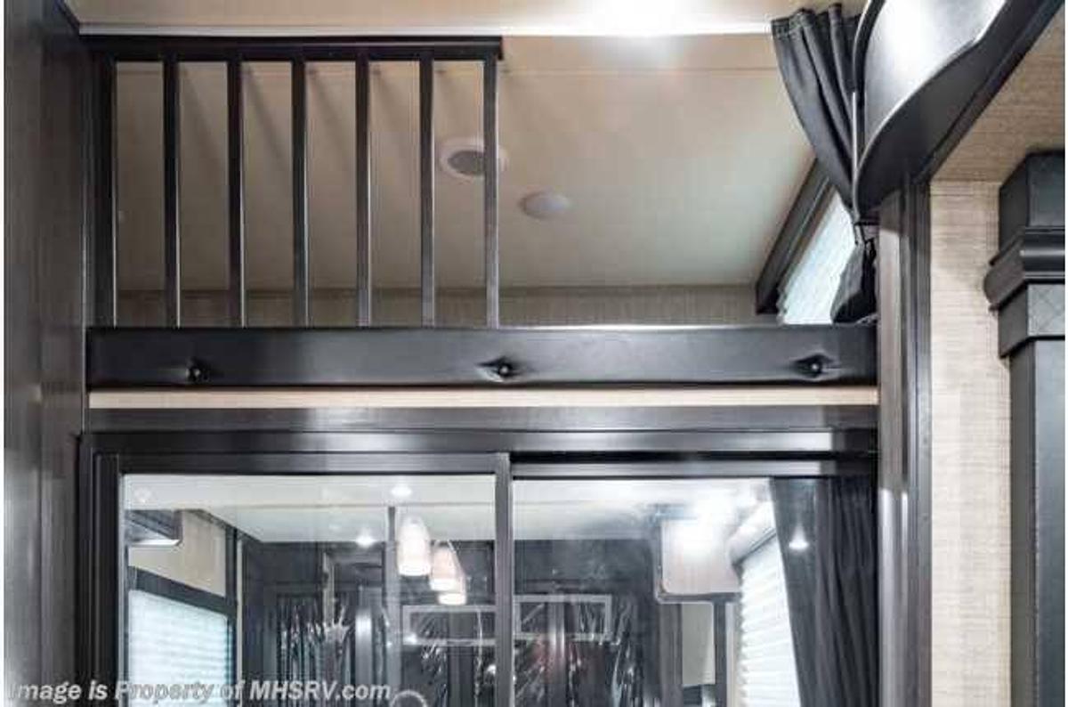 Used 2017 Dutchmen Voltage Epic V3900