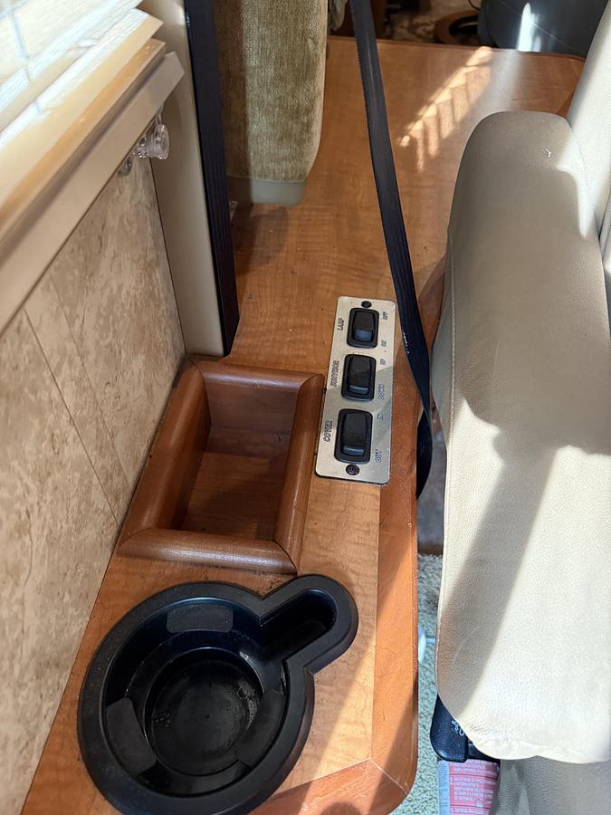 Used 2009 Winnebago Journey 39Z