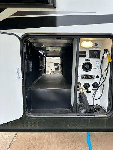 Used 2023 Dutchmen Yukon 421FL