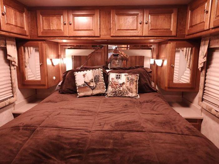 Used 2000 Monaco Dynasty 38P