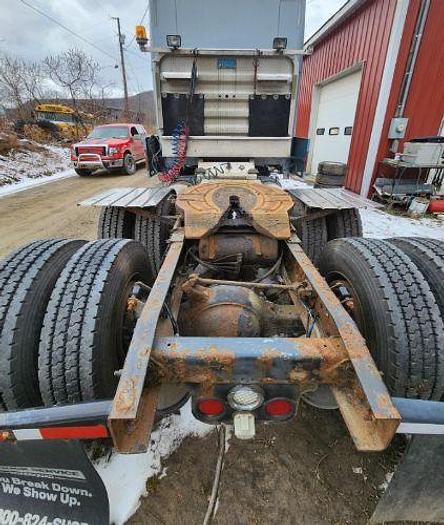 Used 2001 Freightliner FLD132 Classic XL
