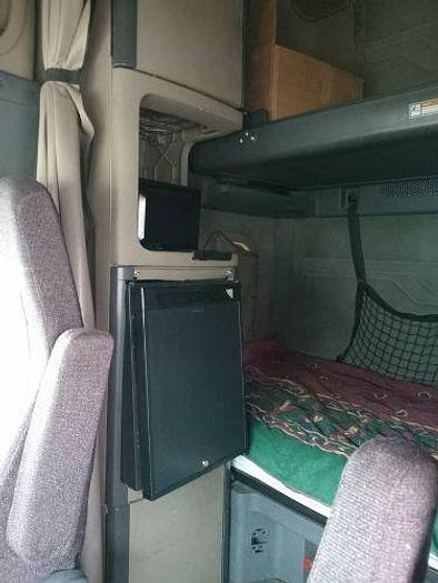 Used 2013 Freightliner Cascadia Semi Truck