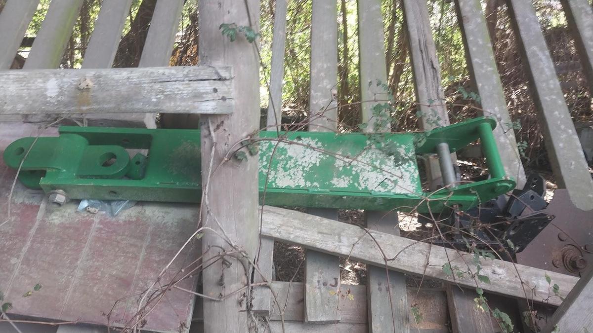 Used 2003 JOHN DEERE 1590&1560 Attached With Houck Hitch