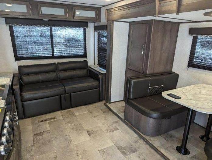 Used 2021 Dutchmen Coleman Light 2515RL