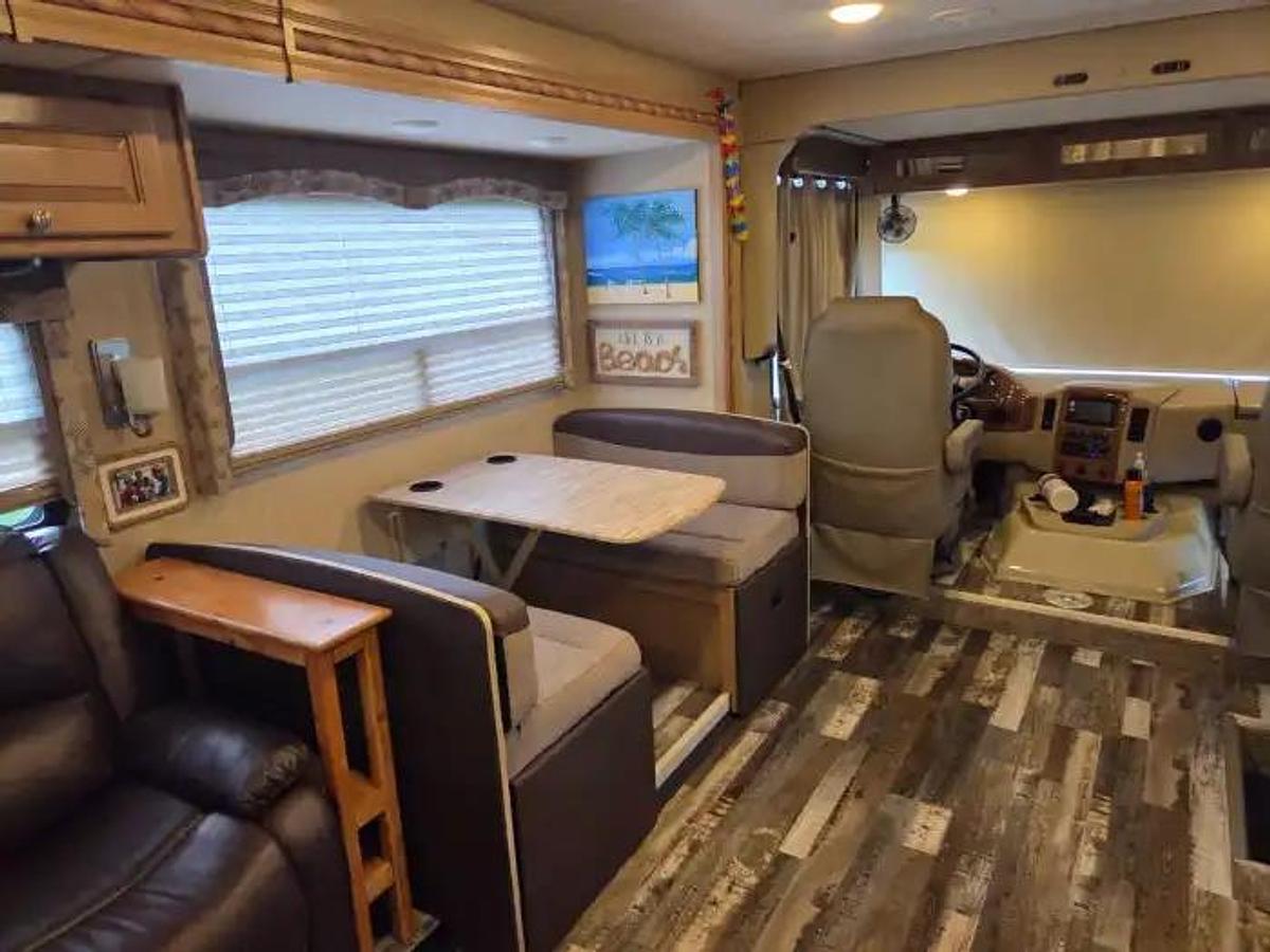 Used 2018 Thor Motor Coach Windsport 35M