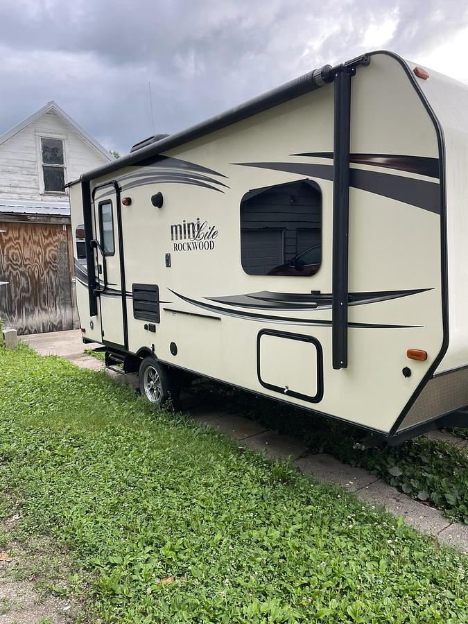 Used 2015 Forest River Rockwood Mini Lite 1907 Travel Trailer