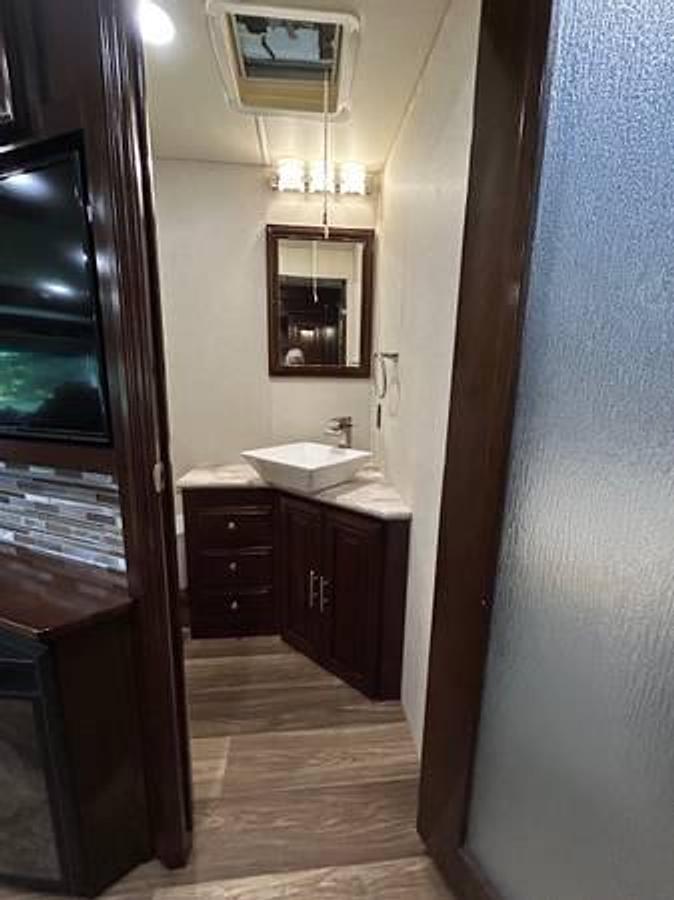 Used 2019 Forest River Georgetown Ds 369xl