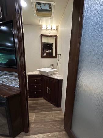 Used 2019 Forest River Georgetown Ds 369xl