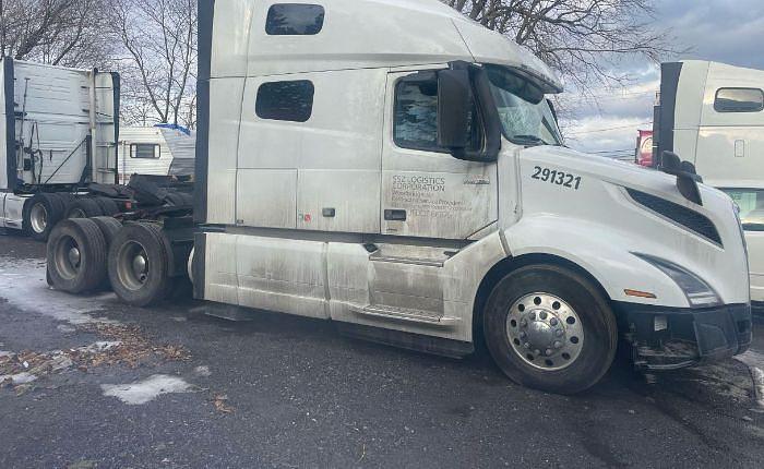 Used 2021 Volvo VNL64T760
