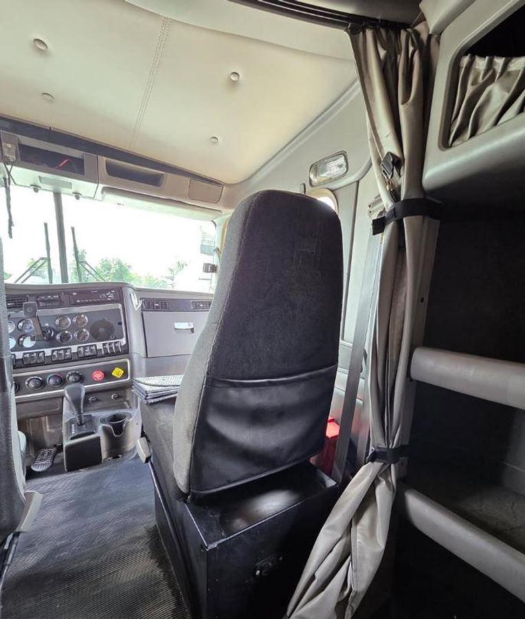 Used 2016 KENWORTH T660 Conventional Sleeper Semi