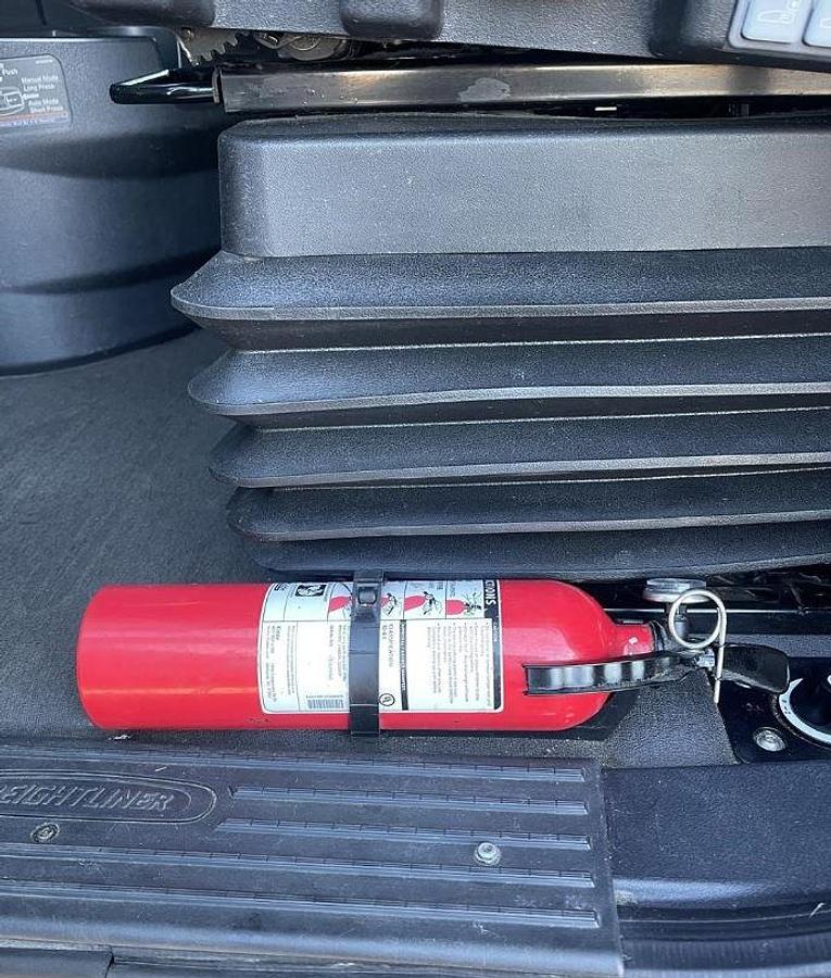 Used 2019 FREIGHTLINER CASCADIA 126