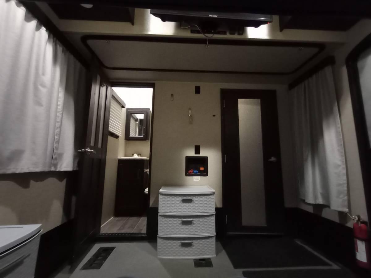 Used 2017 Keystone Fuzion 371 Anniversary Edition Fifth Wheel Toy Hauler