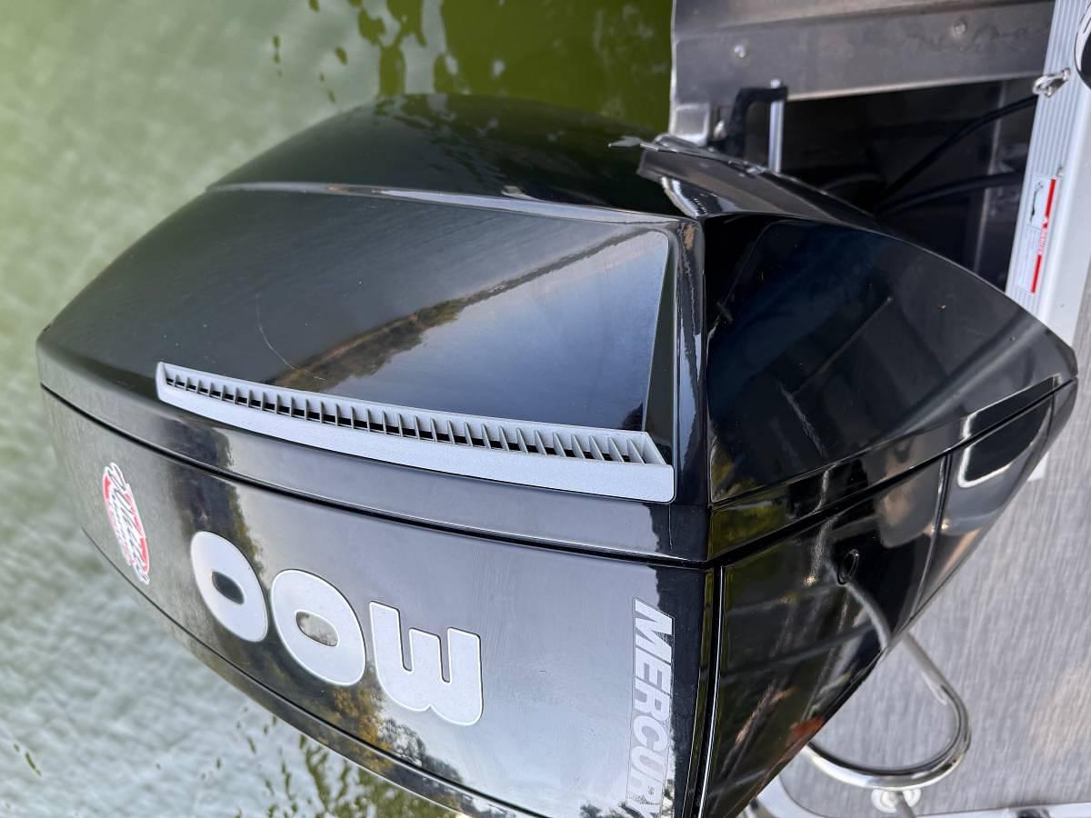 Used 2023 Bennington Tritoon Pontoon Boat