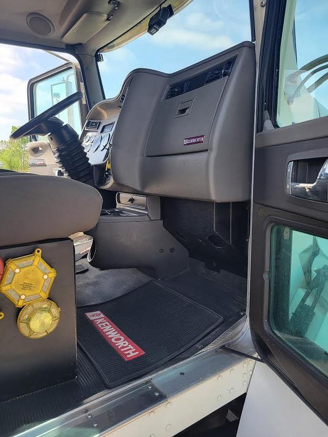 Used 2016 Kenworth T370 Flatbed