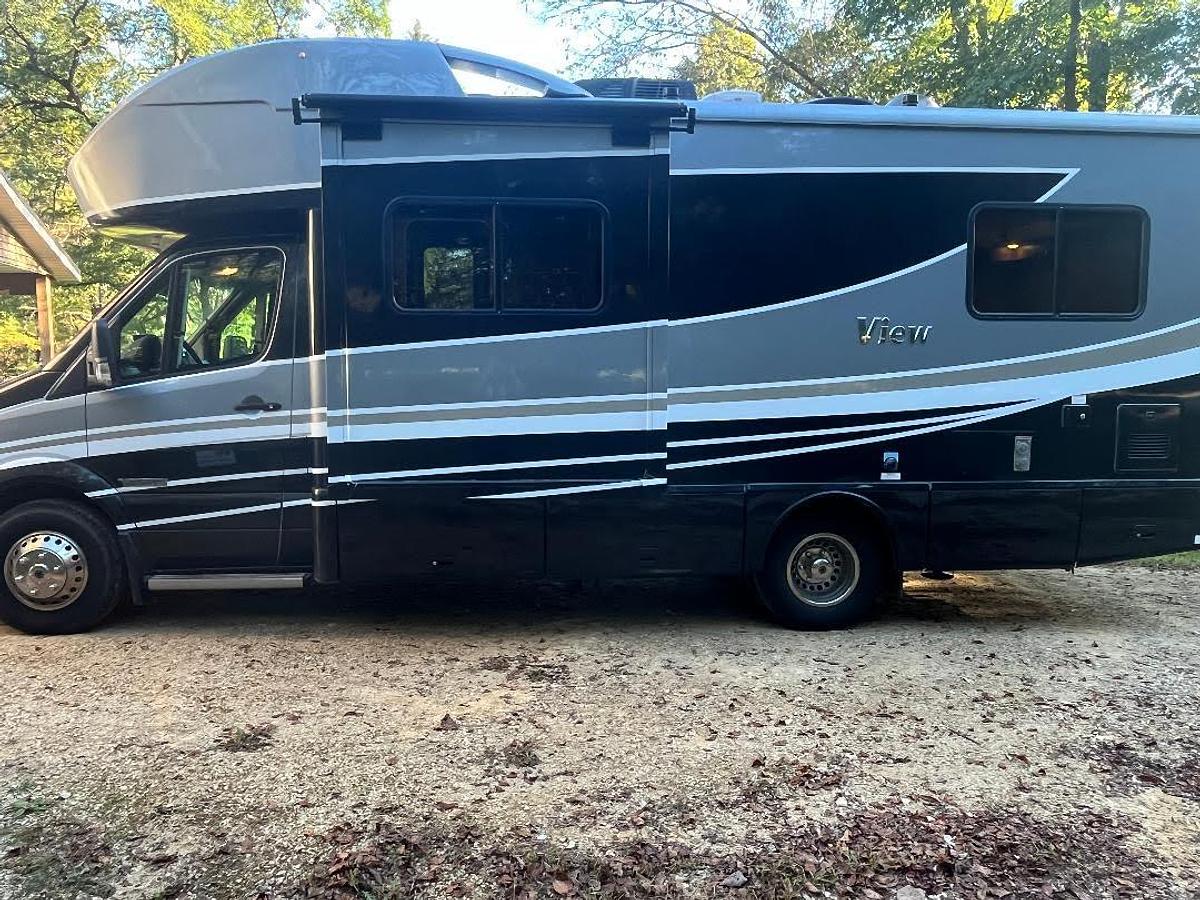 Used 2019 Winnebago View 24V Class C Motorhome