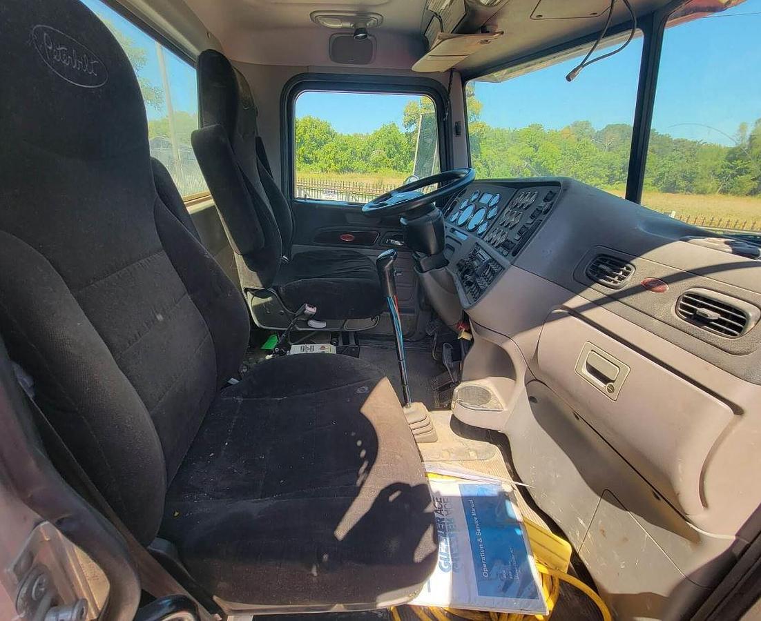 Used 2014 Peterbilt 389 Industrial Tank Truck