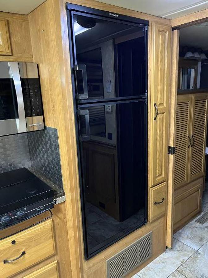 Used 2008 Coachmen Cross Country 382DS Class A Motorhome