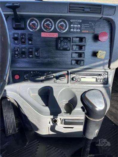 Used 2006 Freightliner COLUMBIA 120