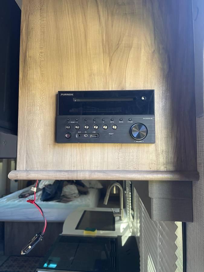 Used 2022 Palomino Solaire 24 ft 205SS