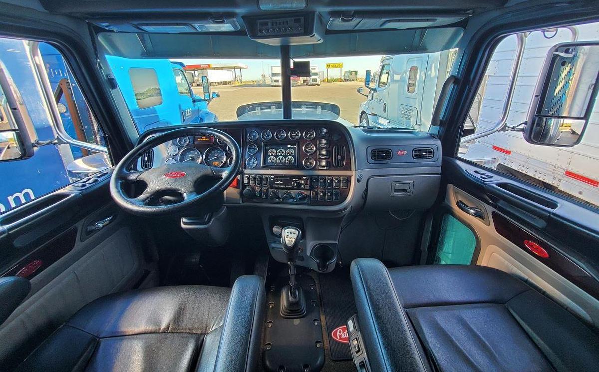 Used 2020 Peterbilt 389 Sleeper Semi Truck