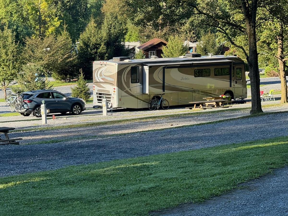 Used 2014 Itasca Solei 38R | Bath & Half | Cummins Diesel | Bunk Beds | Washer & Dryer | Full-Time Ready