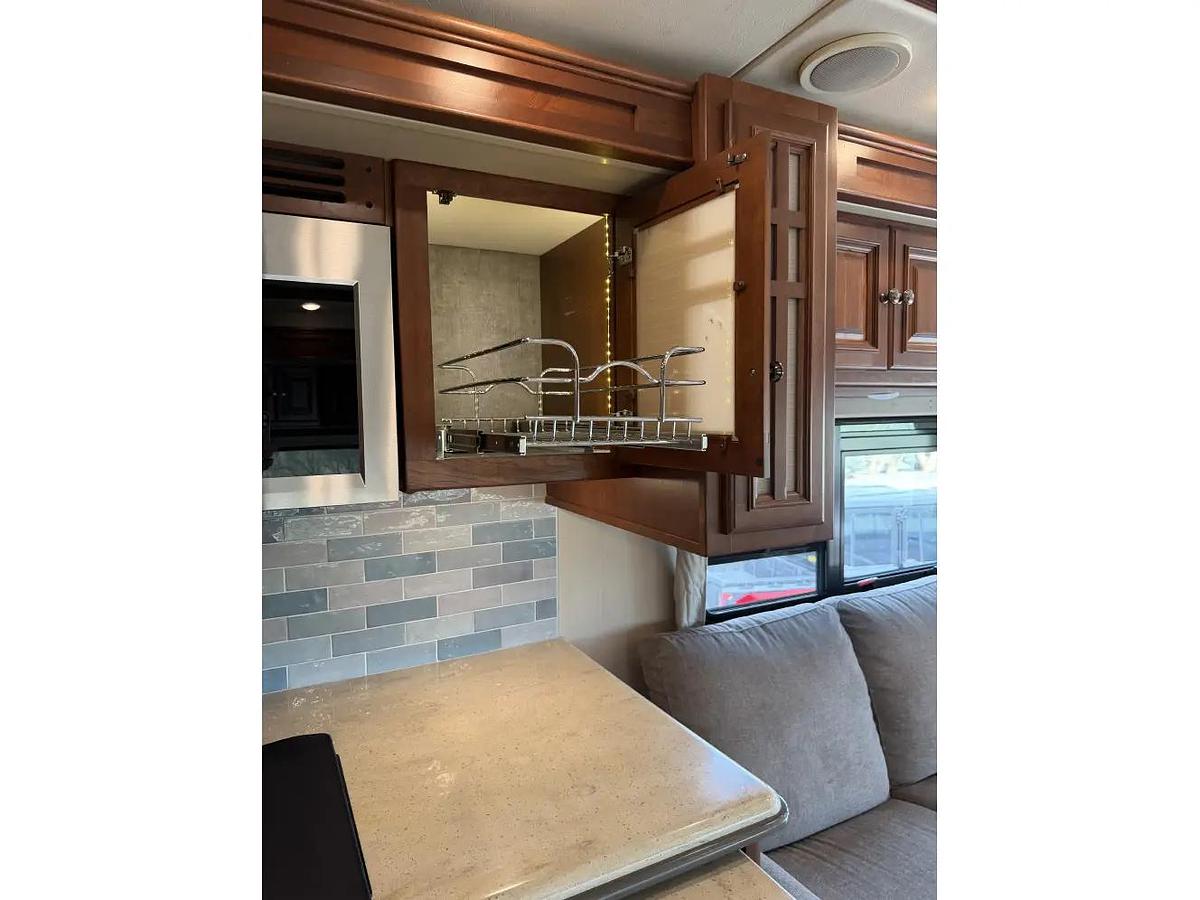 Used 2015 Winnebago Itasca Ellipse 42HD