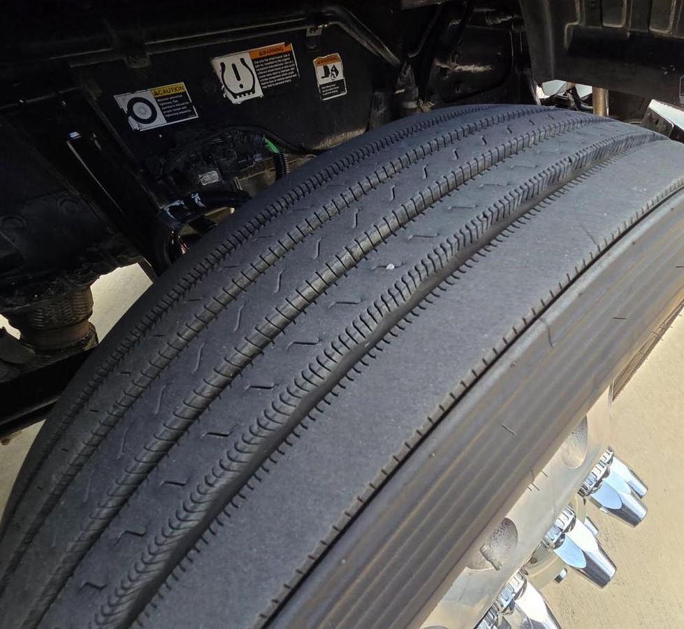 Used 2016 KENWORTH T660 Conventional Sleeper Semi